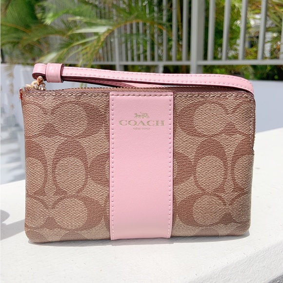 Corner Zip Wristlet in signature canvas - Picture 2 of 9